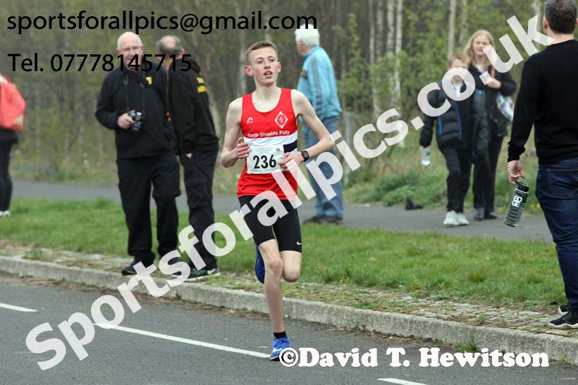 Boys and girls under-15s road race, 2019 Elswick Harirers Good Friday Road Relay, Newburn, Newcastle. Photo:  David T. Hewitson/Sports for All Pics